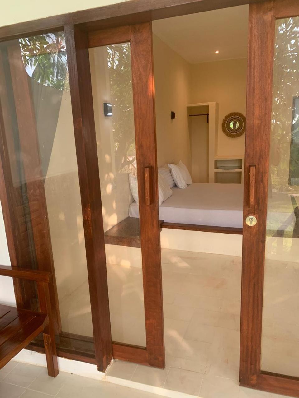 Lombok Coconut Hotel Mangsit Екстериор снимка