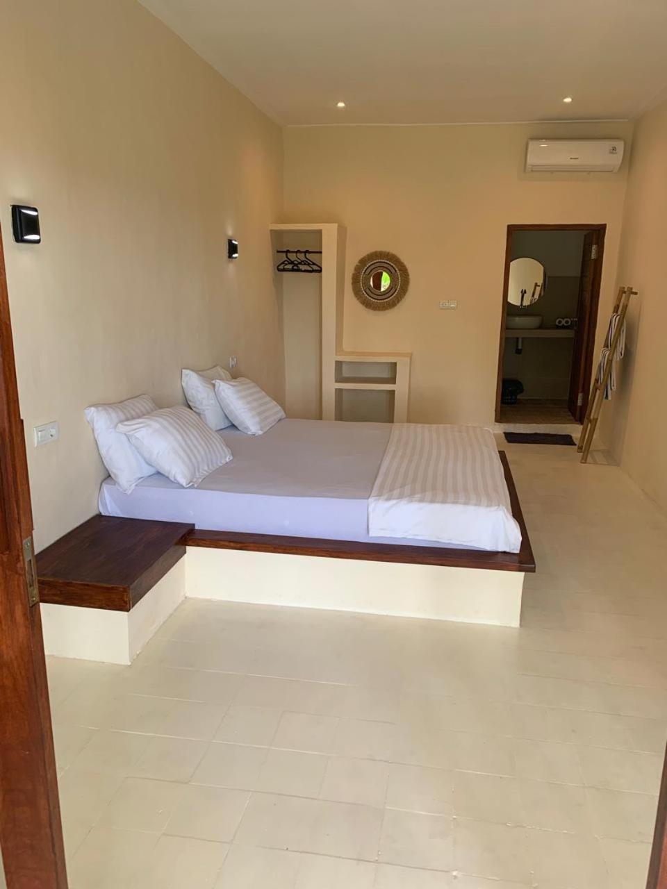 Lombok Coconut Hotel Mangsit Екстериор снимка