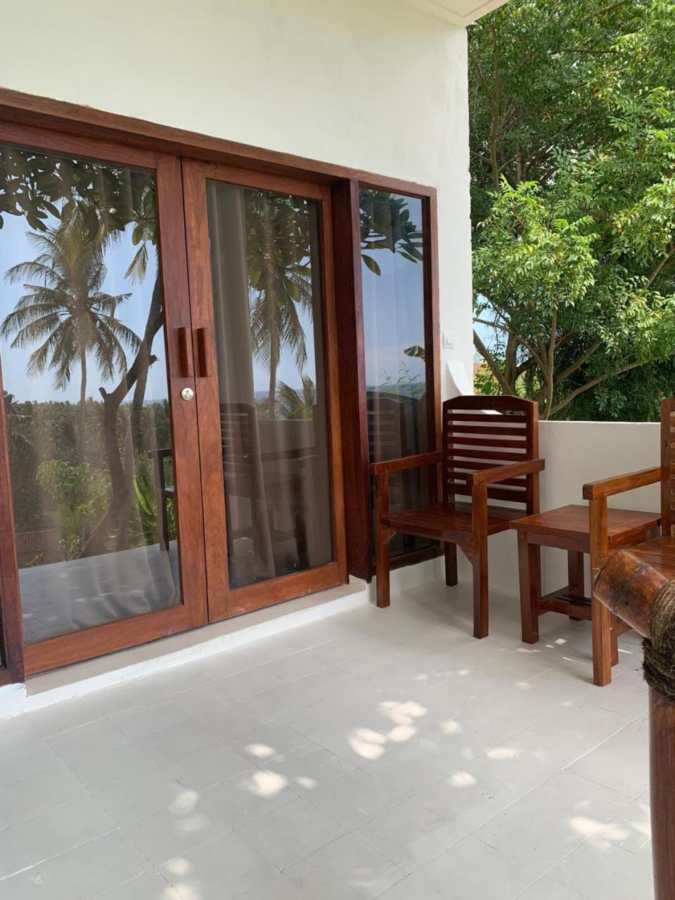 Lombok Coconut Hotel Mangsit Екстериор снимка